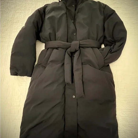 Everlane Charcoal Puffer Jacket - Picture 4 of 7